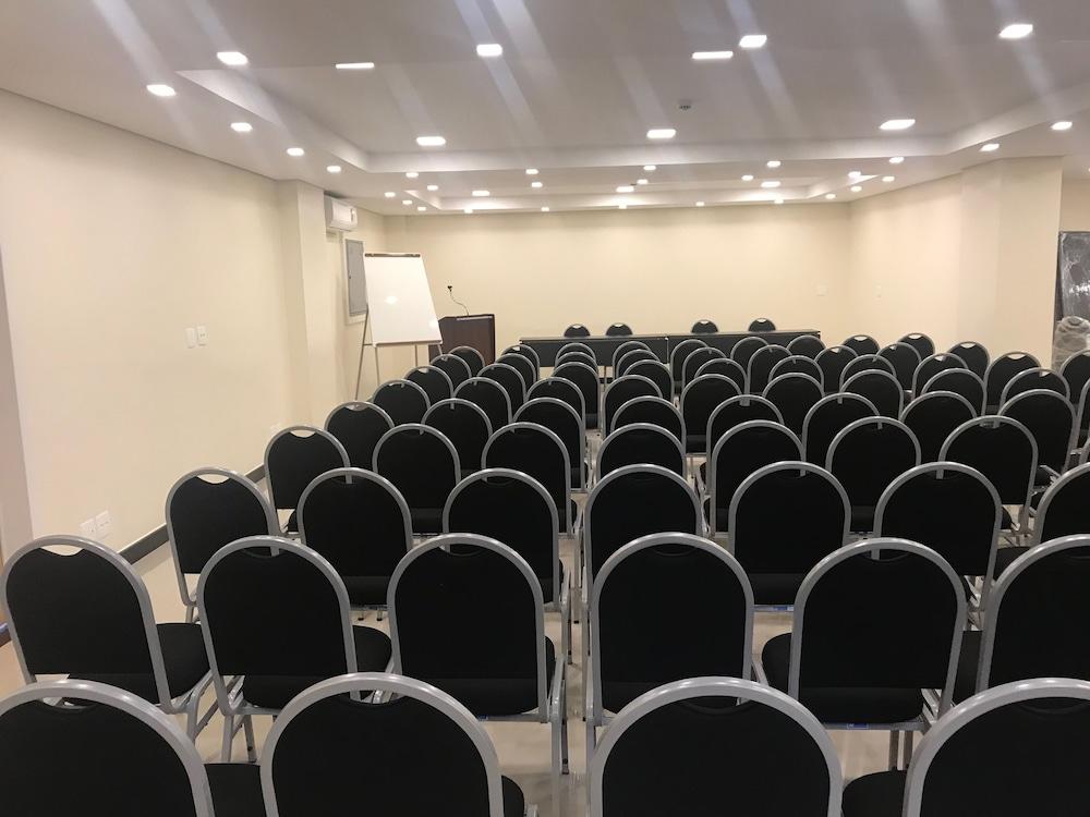 Hotel Domani Guarulhos Bagian luar foto